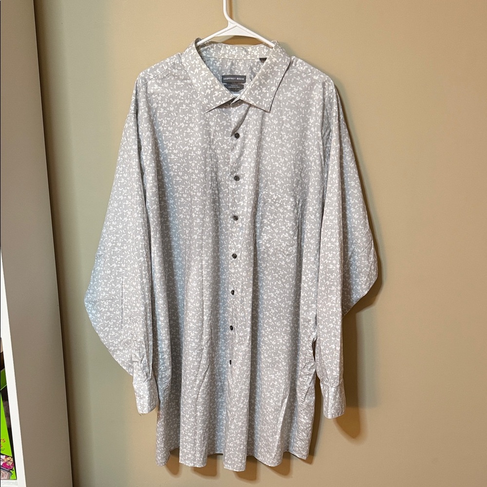 Geoffrey Beene Light Gray Patterned Shirt